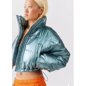 Urban Outfitters‎ UO Taryn Metallic Puffer Cropped Coat Jacket Sz Small Icy Y2K